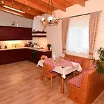 Sissi Apartment *