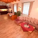 Sissi Apartment *